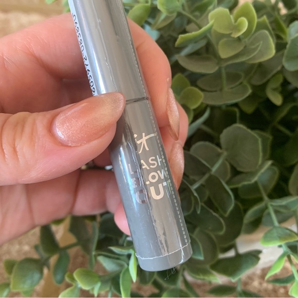 ✨$5✨ IT Cosmetics | Lash Blow Out Mascara | Mini - Picture 1 of 5